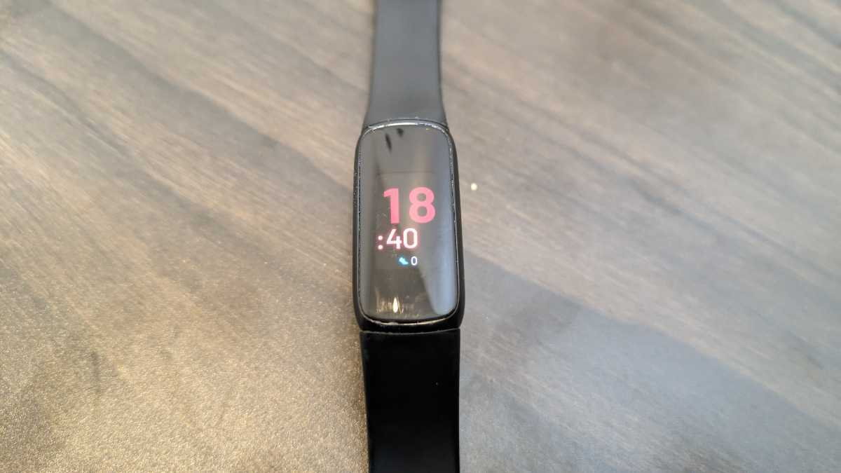 新作，豊富な Fitbit Luxe ブラック 使用感あり 動作正常(スマートウォッチ本体)｜売買されたオークション情報、yahooの商品情報をアーカイブ公開 - オークファン スマートウォッチ本体