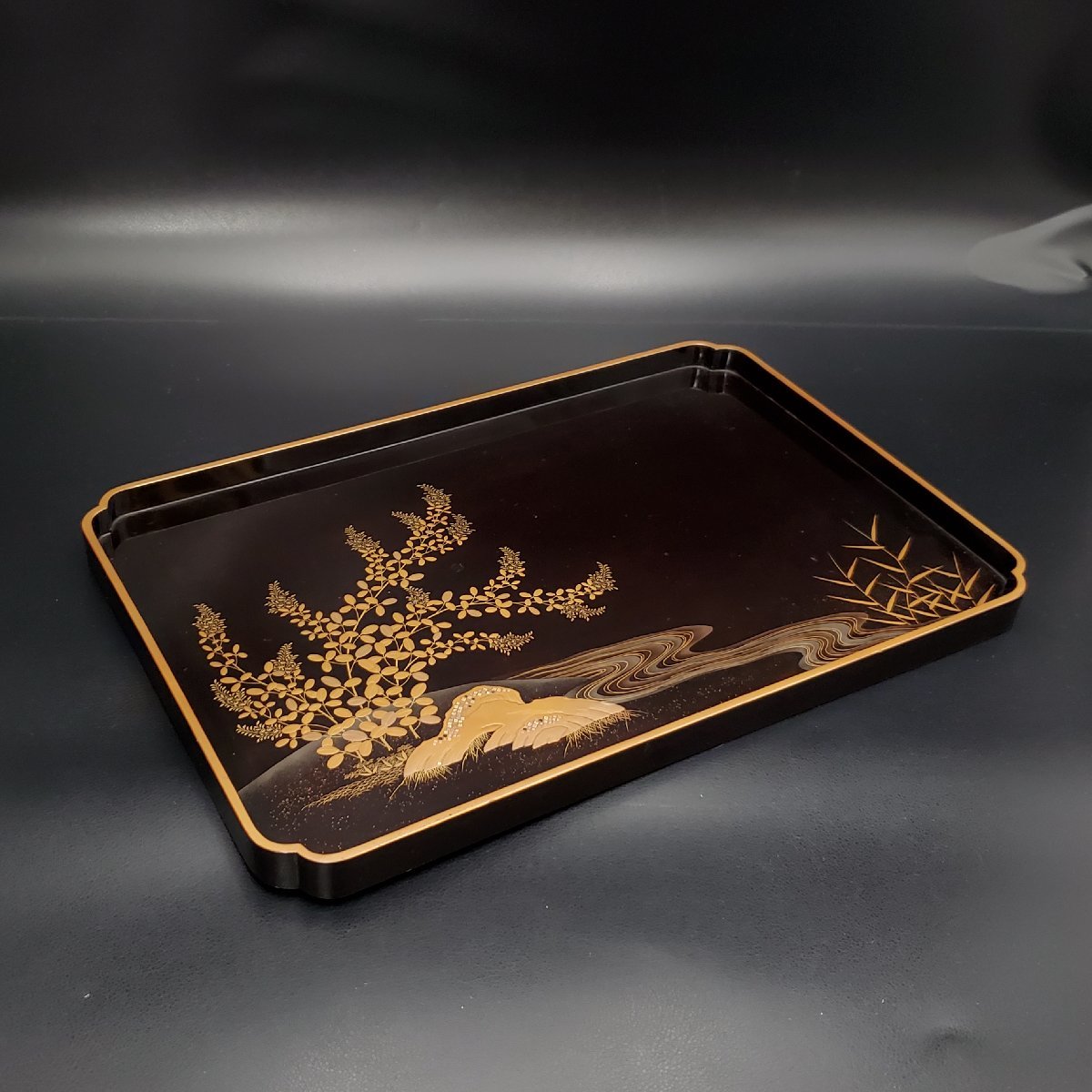 宝蔵】時代漆器 黒塗金縁 流水研出蒔絵 御盆 長方盆 長手盆 角盆 約 