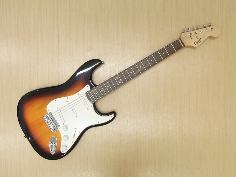 中古★Squier スクワイヤー ストラトキャスター 2トーンサンバースト 型番不明 現状品