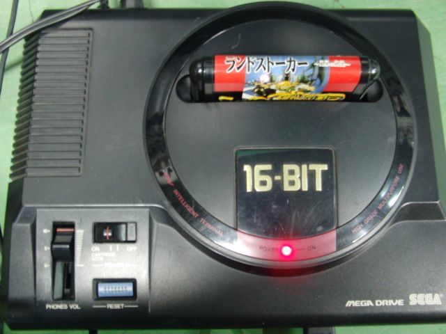 SEGA MEGA-DRIVE メガドライブ 16-BIT 本体、コントローラー1個、AVケーブル、電源アダプター※動作確認済み