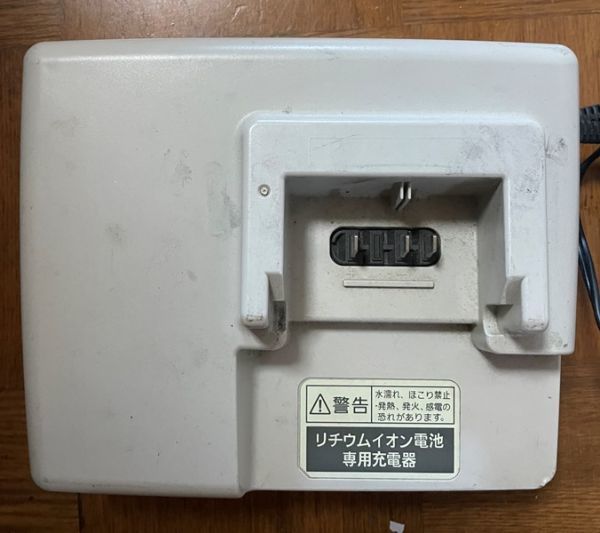 送料無料 Panasonicリチウムイオンバッテリー充電器 NKJ067 Z11
