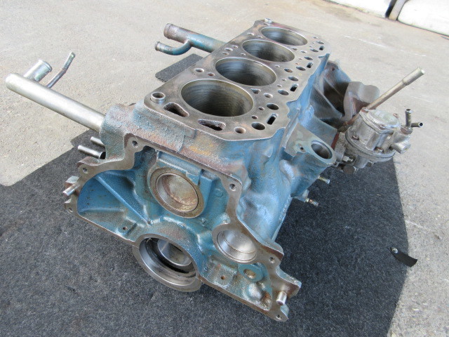 B110サニー用 A12エンジンのシリンダー ブロック B110サニー用 A12エンジンのシリンダー ブロック