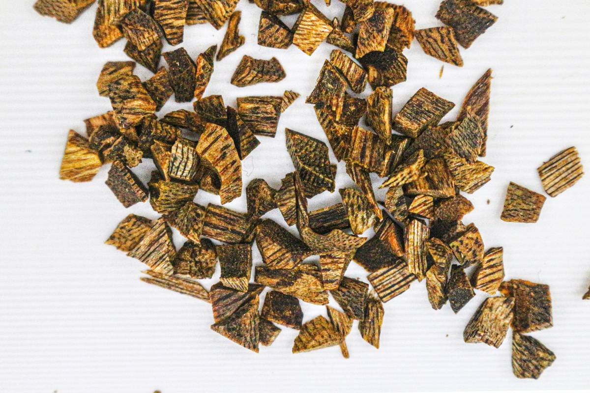 【極品】粗刻 伽羅8.51g＊お香 聞香 香道具 茶道具 香合（黒丹色）アロマ 極品】粗刻 伽羅8.51g＊お香 聞香 香道具 茶道具 香合（黒丹色）アロマ