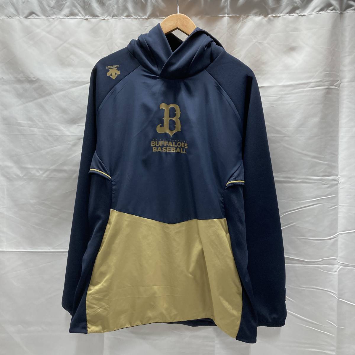 62S【中古品】デサント DESCENTE バッファローズ オーセンティック プルオーバージャケット サイズ「O」