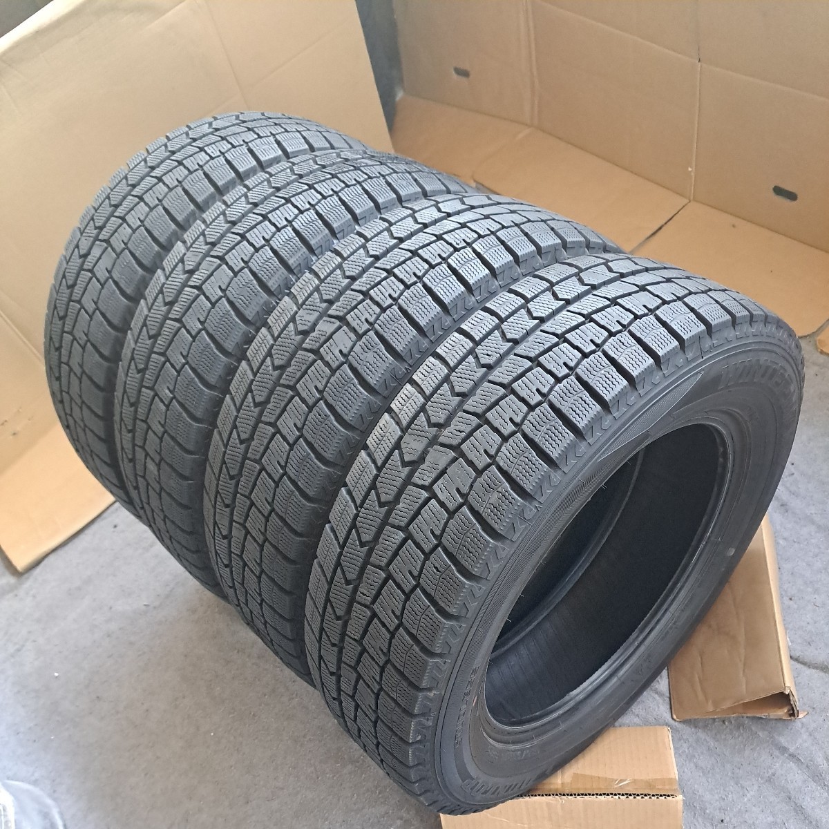 185/65R15 DUNLOP WM02 スタッドレス バリ山4本 佐川急便160サイズ х2
