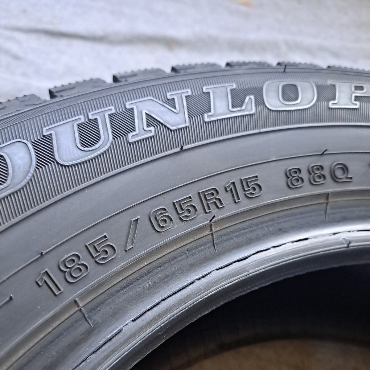185/65R15 DUNLOP WM02 スタッドレス バリ山4本 佐川急便160サイズ х2