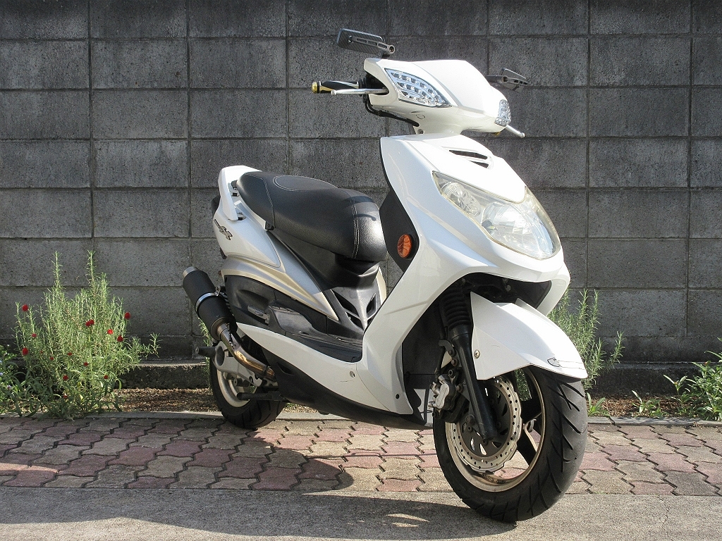 【新価格】シグナスX 2型 台湾 44940km ダンモトサイレンサー 最終収納ステップ付 SE46 LEDライト ホワイト 軽整備済 配送手配 SE44