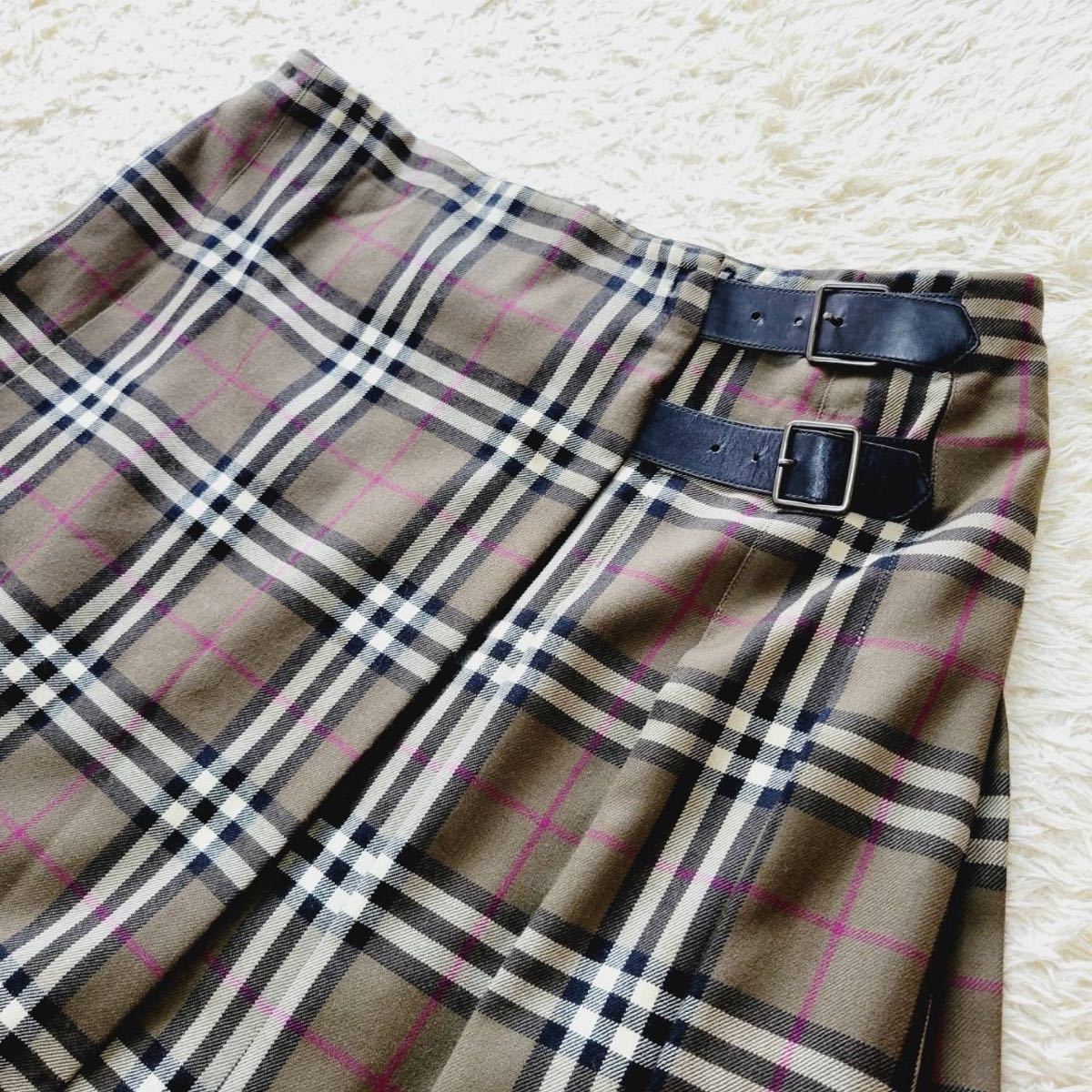 【高級】BURBERRY ラップスカート プリーツ ノバチェック ベルト付き 極美品！Burberry！ノバチェックスカート ！ベルト付き 最終