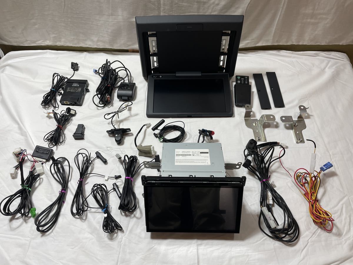 トヨタ純正NSZN-Z68T / V12T-R68C / DRT-C68A ナビ&フリップダウン