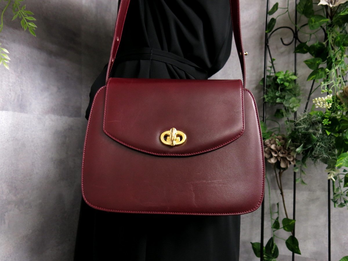 ●超美品●BALLY バリー●ターンロック●カーフ レザー 本革●ショルダー バッグ●ボルドー●ゴールド金具●肩掛け●かばん●Js41177