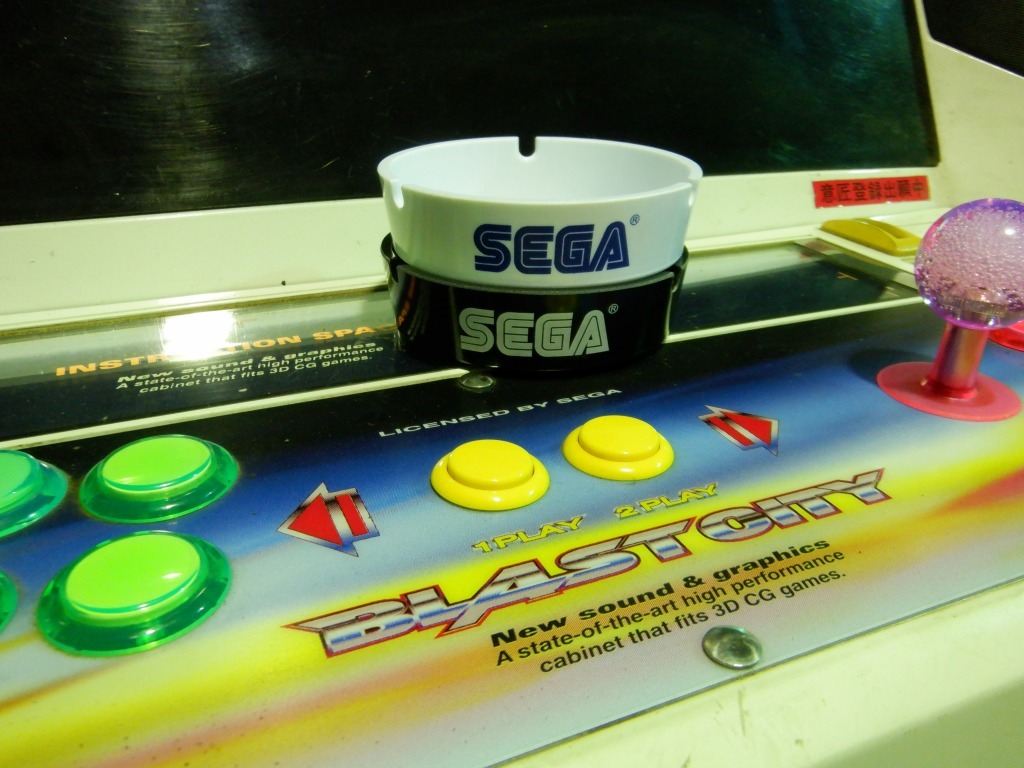 灰皿　SEGA　セガ　黒　白　2個　ゲーセン