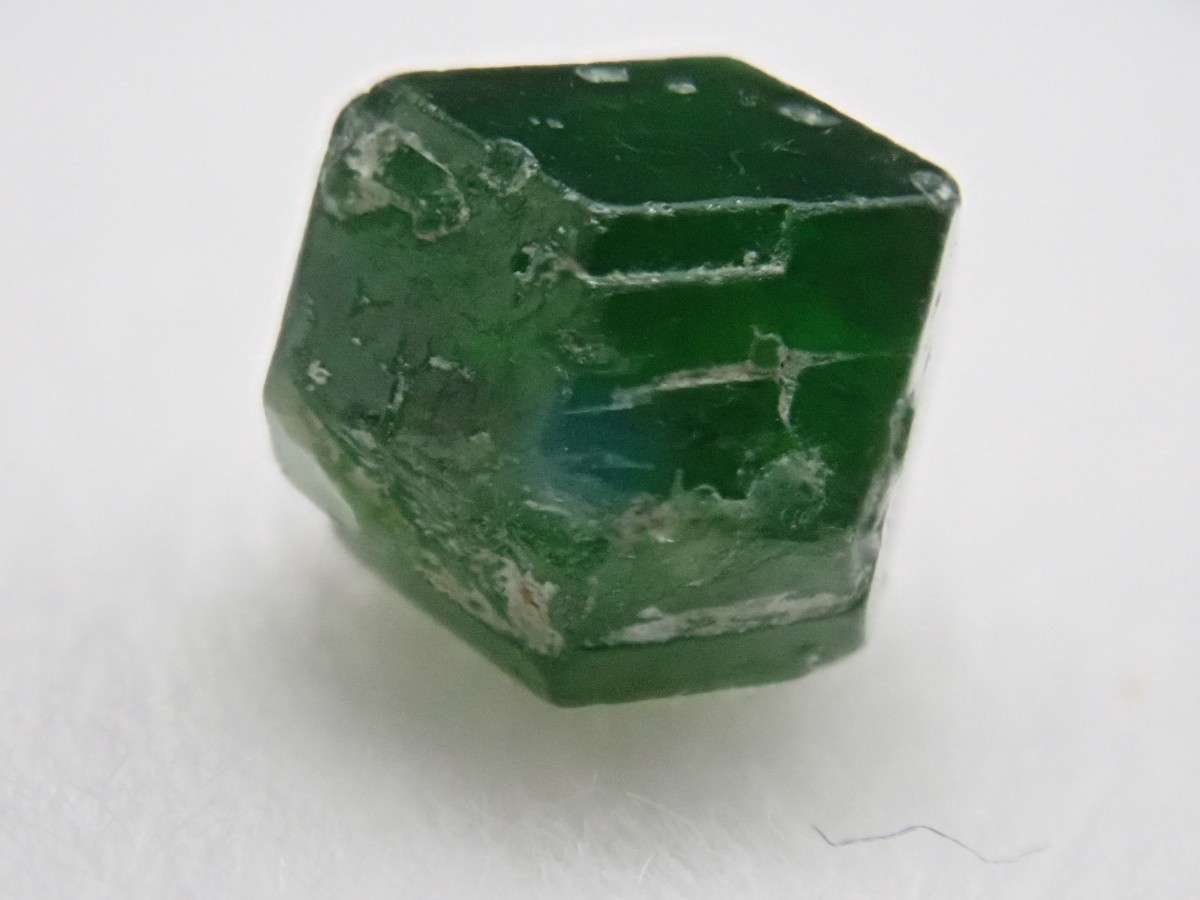 灰クロム柘榴石 ガーネット 原石 h588d 大結晶 フィンランド産