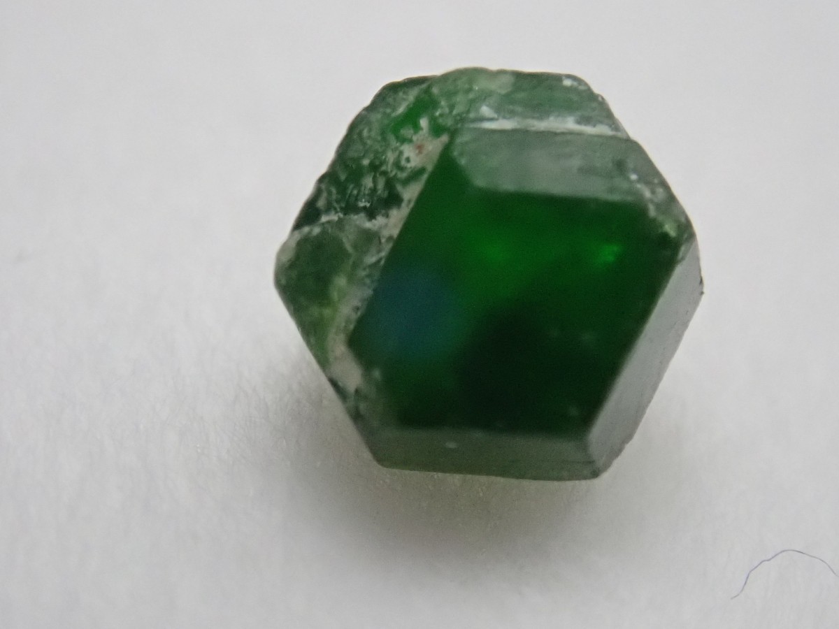 灰クロム柘榴石 ガーネット 原石 h588d 大結晶 フィンランド産