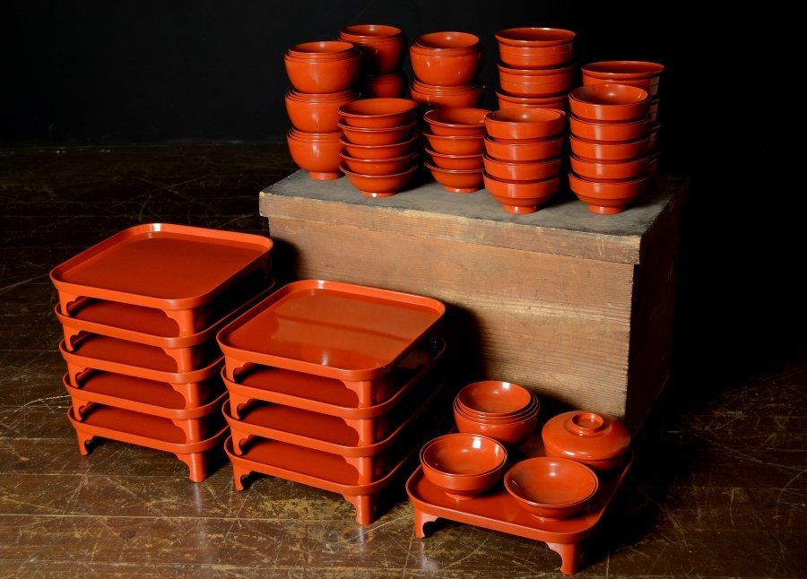 I04377 【 懐石道具 木製黑真塗 四方膳 4客揃 平膳 箱無 】 検) 煎茶