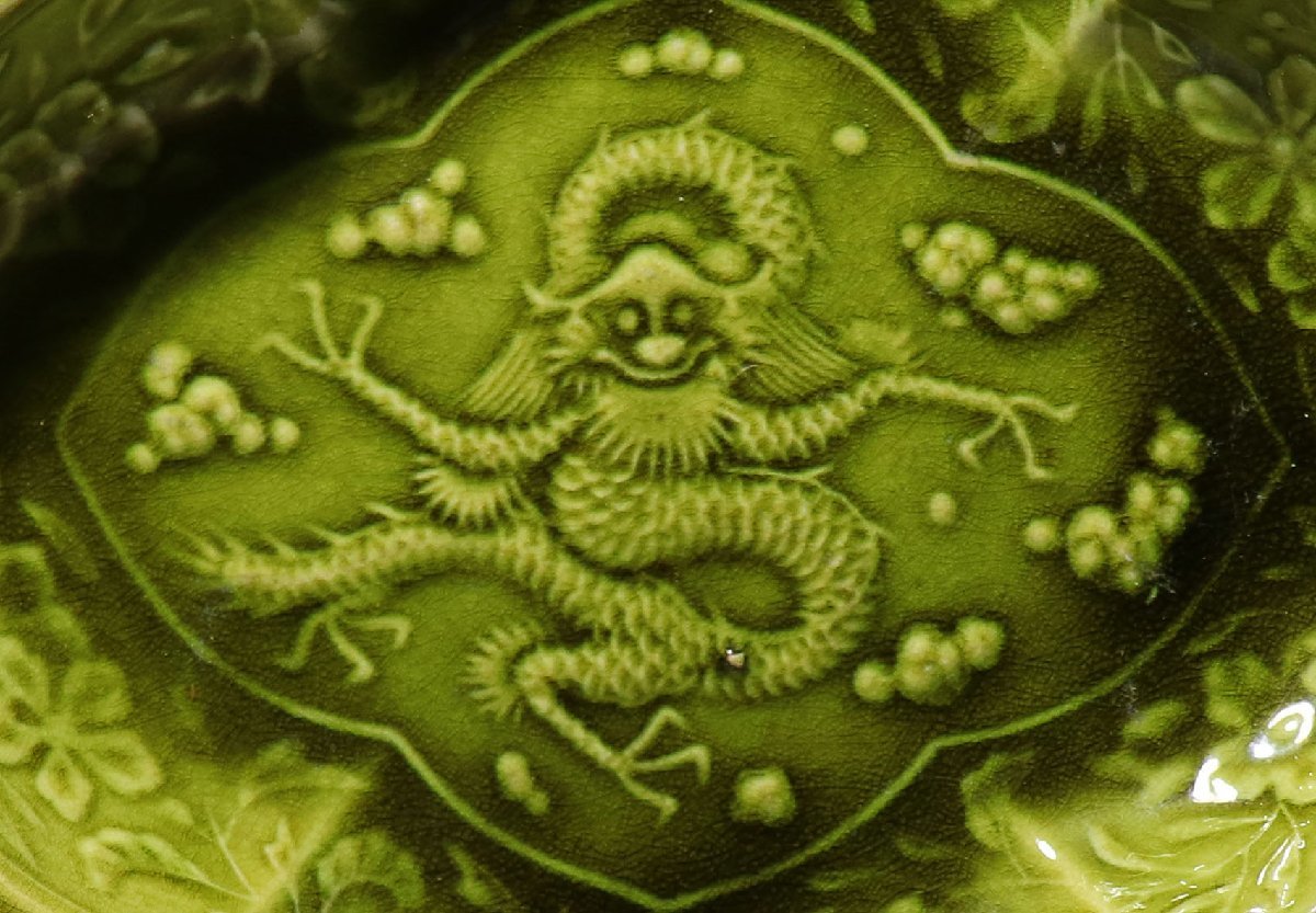 桃】珉平焼緑釉陽刻萬歴龍図菱型変形皿 千鳥