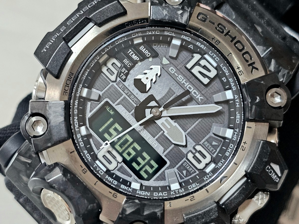 未使用品☆超高級モデル！G-SHOCK MUDMASTER【GWG-2000-1A1JF】定価105.600円 電波ソーラー マッドマスター