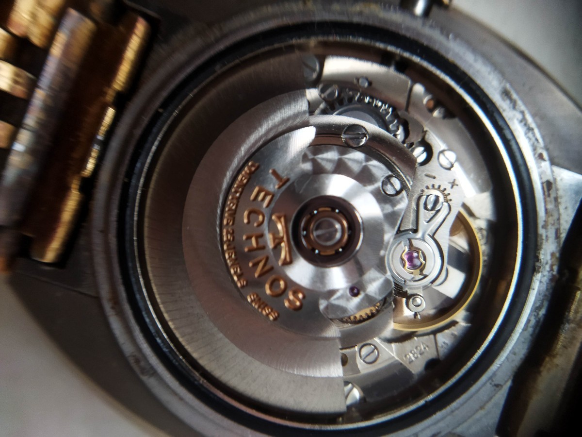 エタ　eta 2824　ムーブメント テクノス　ボラゾン　marquis 自動巻 腕時計