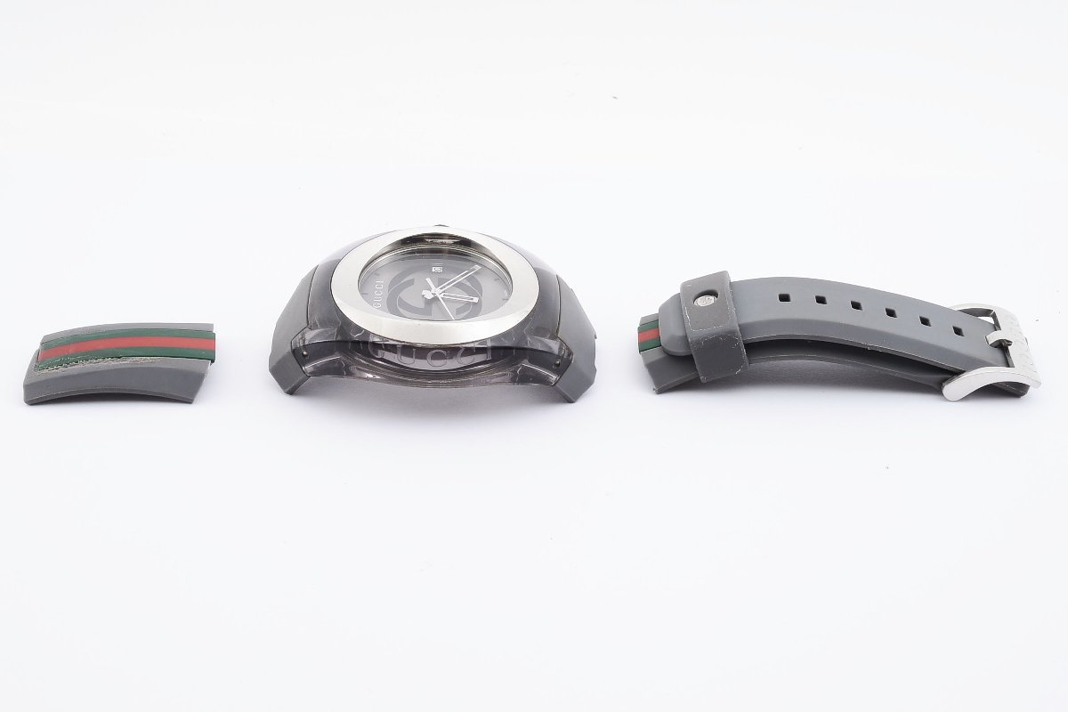 稼働品 グッチ 137.1 シェリー ラバー デイト クォーツ メンズ 腕時計