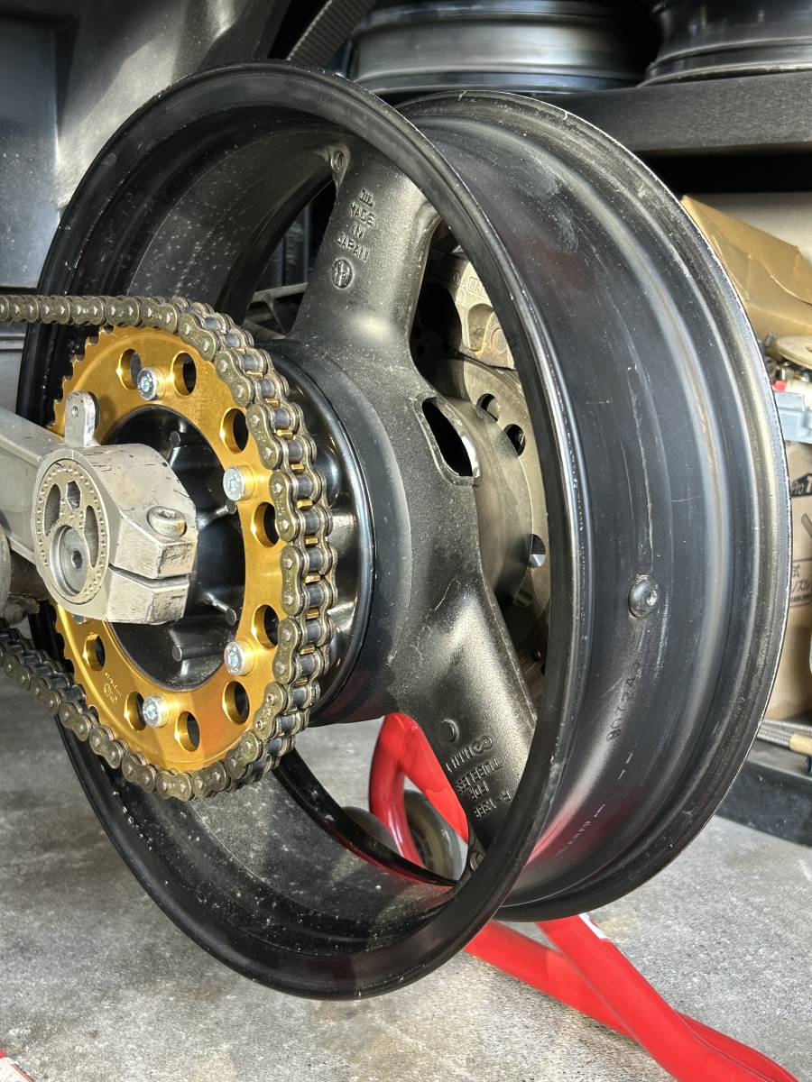 GPZ900R用A7～用ZRX1100流用ワイドリアホイールセット