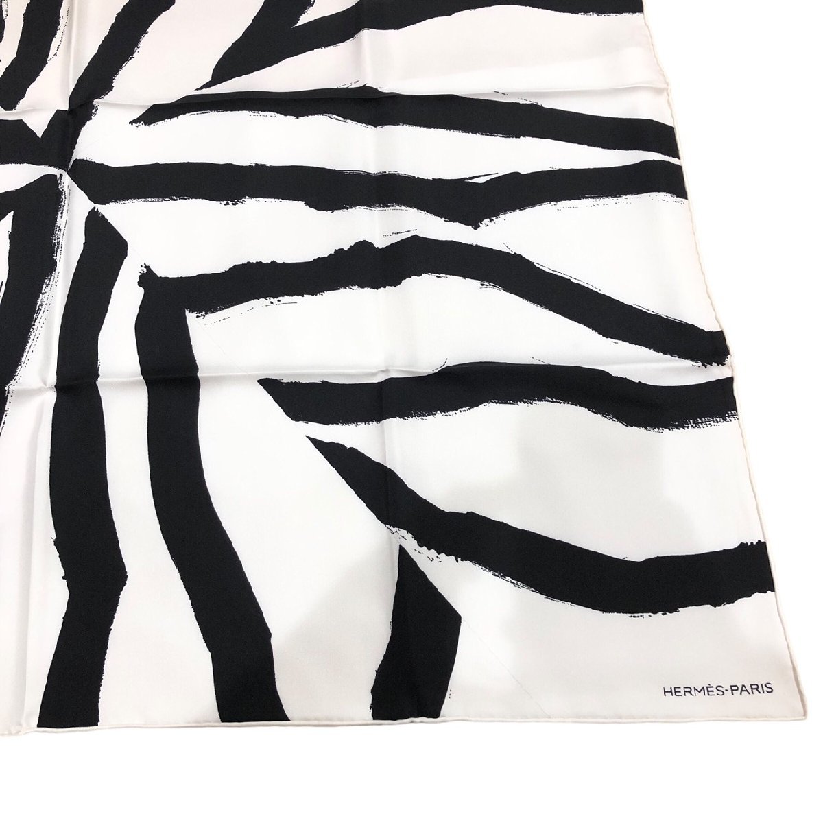 HERMES エルメス Rosace de Janos Ber カレ90 スカーフ シルク