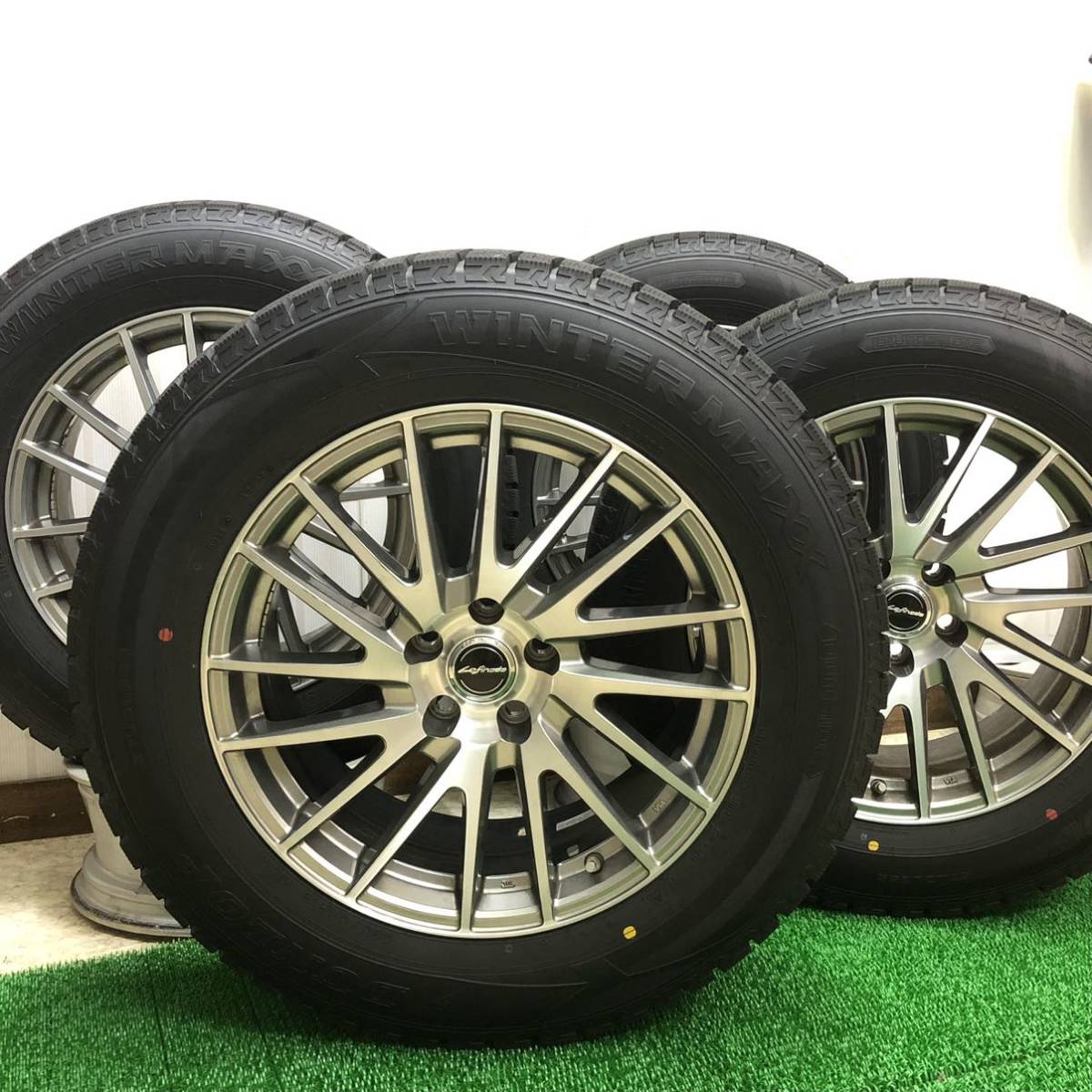 バリ山！美品！センサー付 レクサス RX 235/65R18 20年製 スタッドレス４本セット