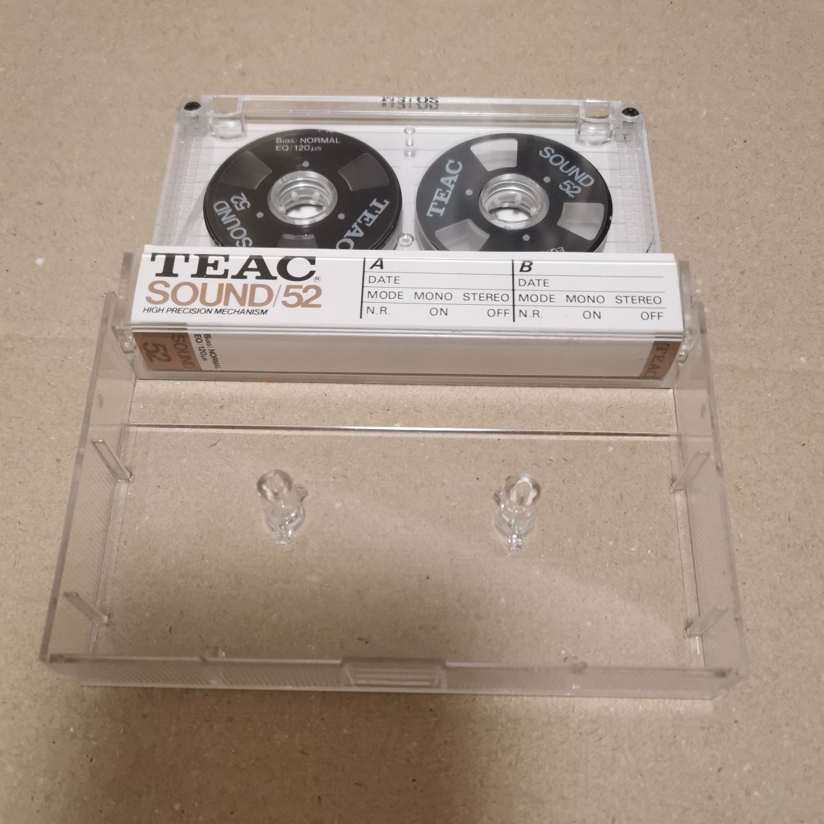 O カセットテープ TEAC オープンリール風 BLACK SOUND 52 