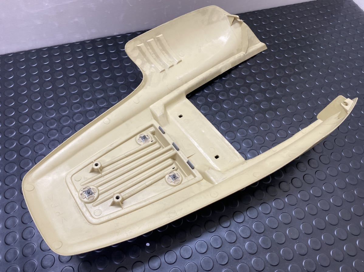 TW200 / 225 YAMAHA 純正 テールカウル (ベージュ) リアカウル リア