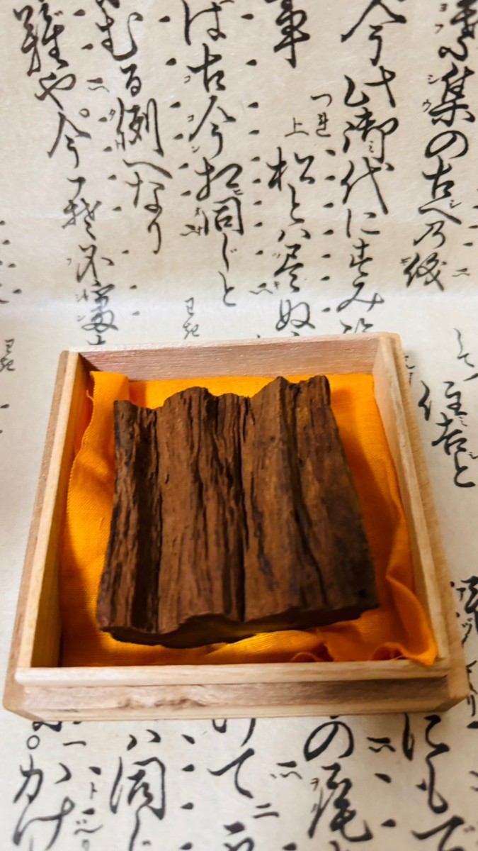 激安店舗 時代物 高級沈香『伽羅』54g 香木 香道具 香炉 仏具 塗香