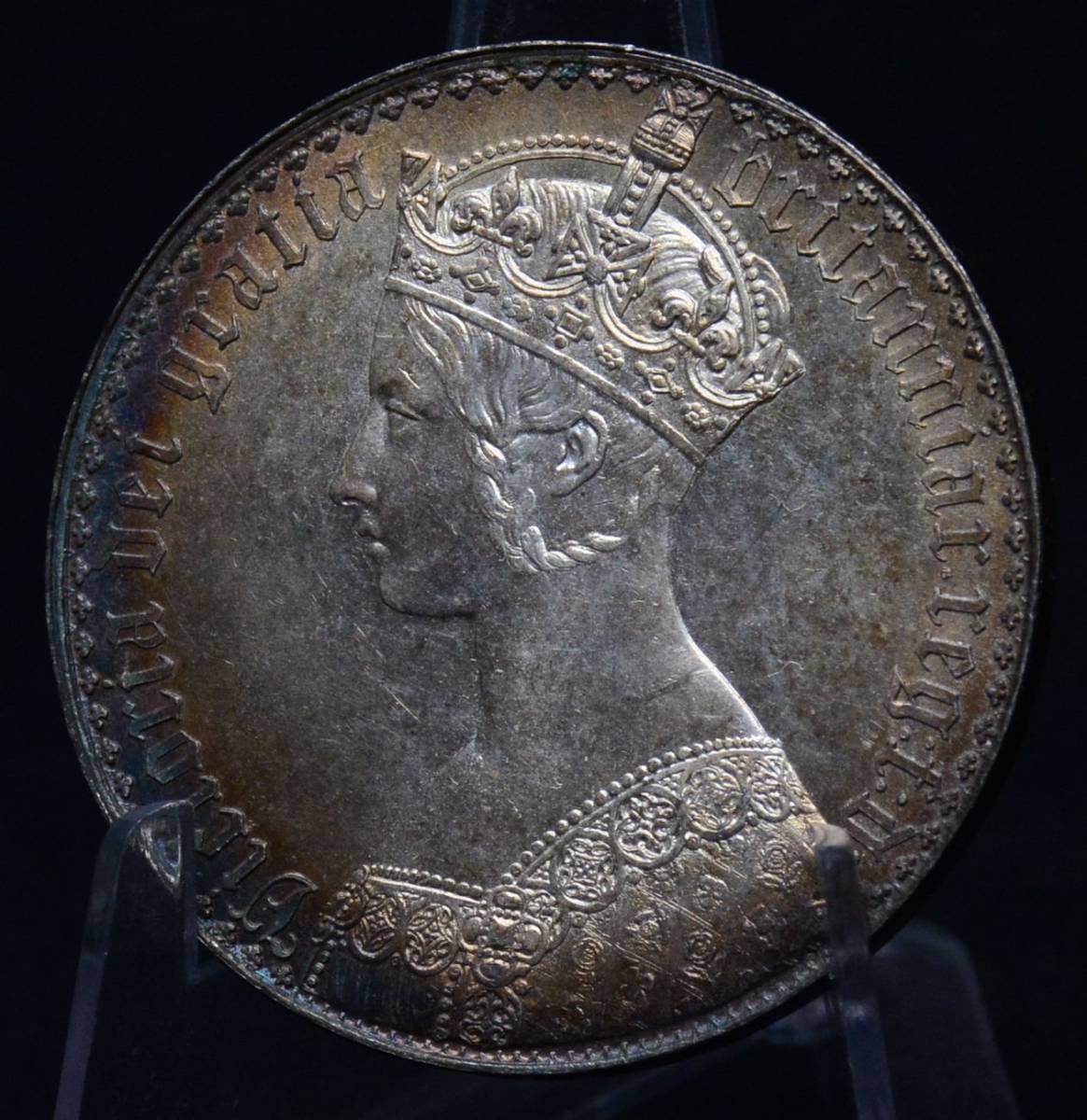 37 古銭 銀貨 1847 イギリス銀貨 ヴィクトリア女王 ゴチッククラウン