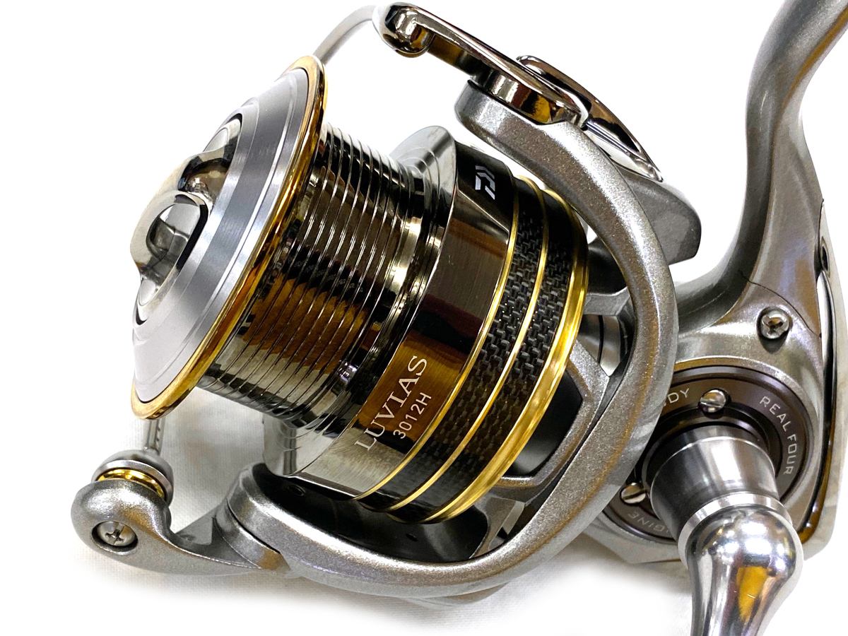 ☆超美品☆ ダイワ 12ルビアス 3012H DAIWA 12 LUVIAS スピニング
