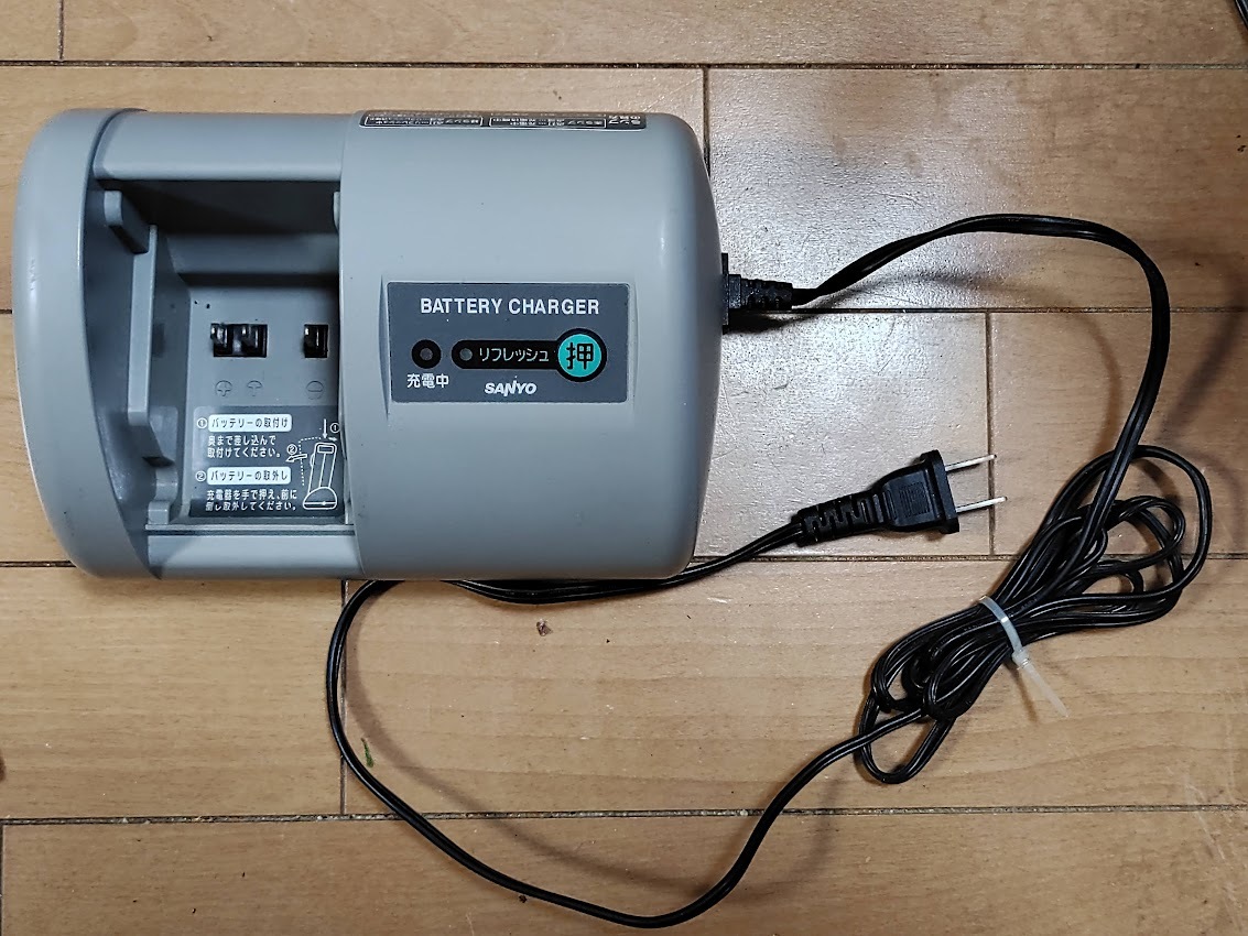 サンヨー 電動ハイブリッド自転車用充電器 CY-PAA4 CY-PAA4 SANYO 電動