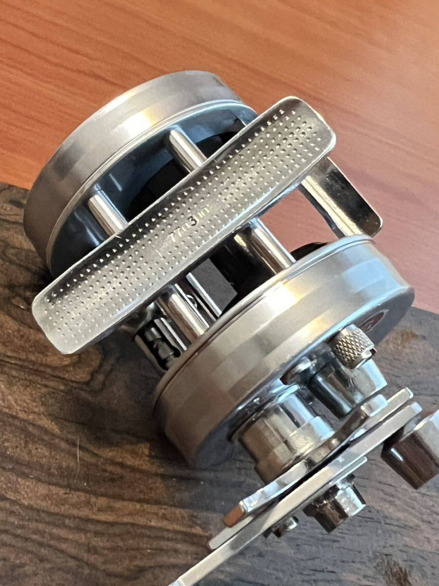 希少品 ABU アンバサダー 2500c 限定復刻版 ビッグクレスト - メルカリ