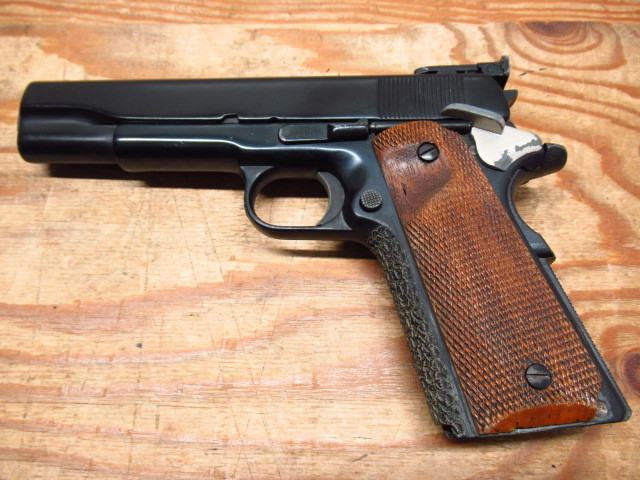 WA ウエスタンアームズ ガスガン COLT WILSON 45 ACP 木製グリップネジ