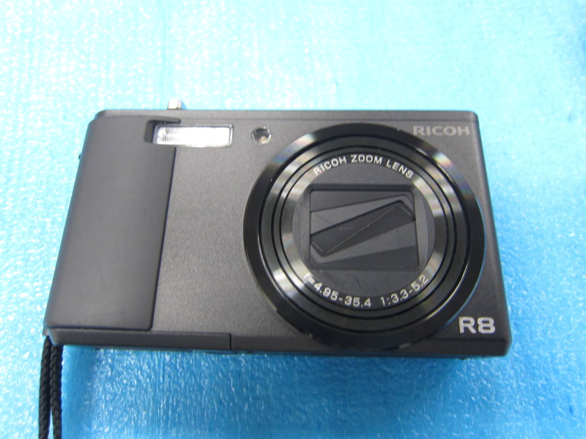 RICOH　R8バッテリー3個付