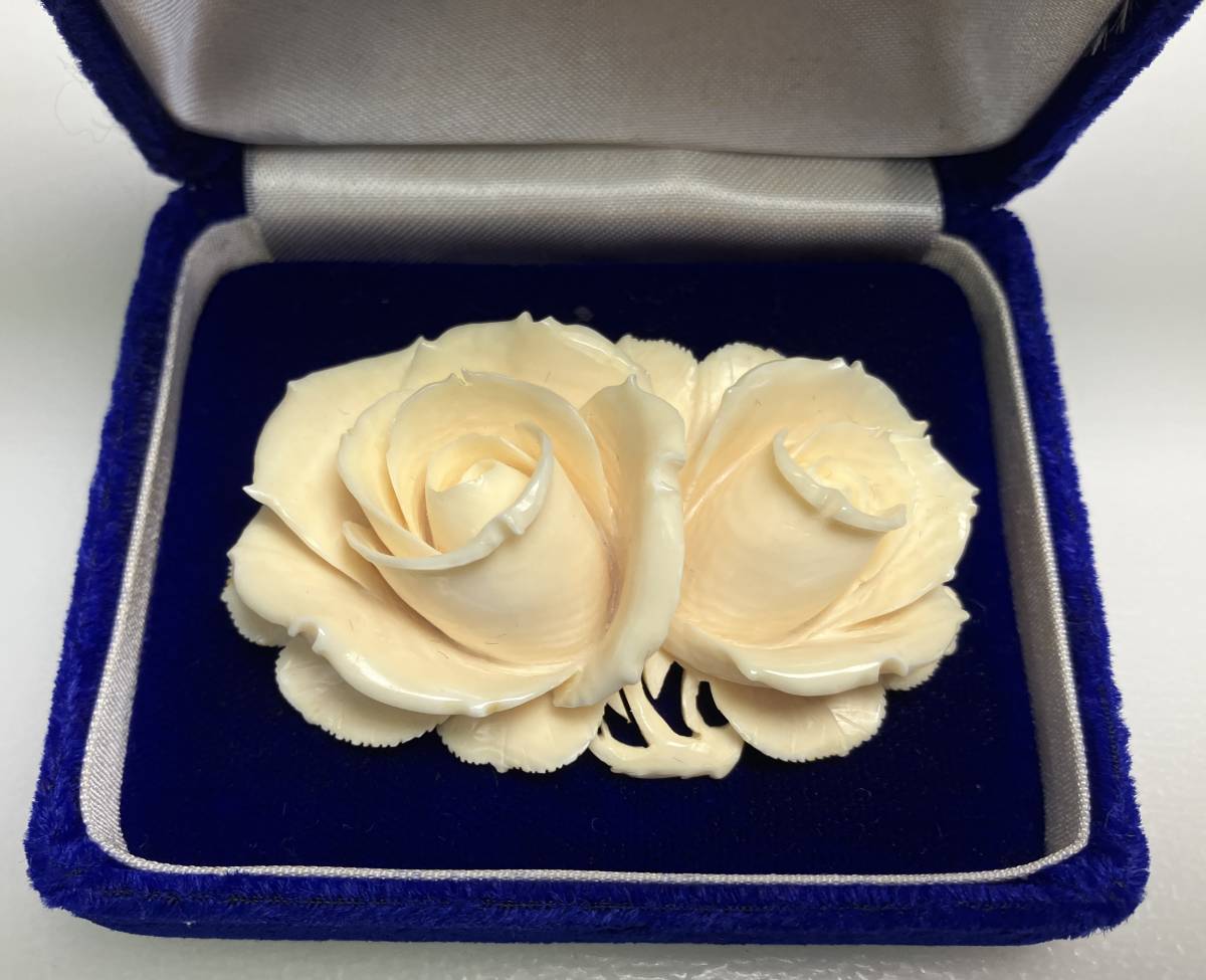 ブローチ バラ 薔薇 マンモス 本象牙風 サイズ 6.2cm-3.3cm-1.9cm 23g 