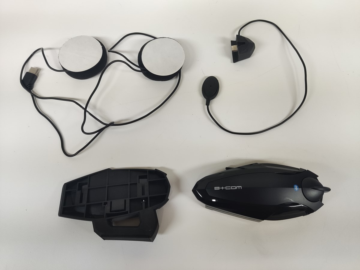 驚きの破格値，大得価 Bluetooth 無線 インカム ビーコム サインハウス B+COM SB6X SYGN HOUSE #0301(アクセサリー)｜売買されたオークション情報、yahooの商品情報をアーカイブ公開 - オークファン その他