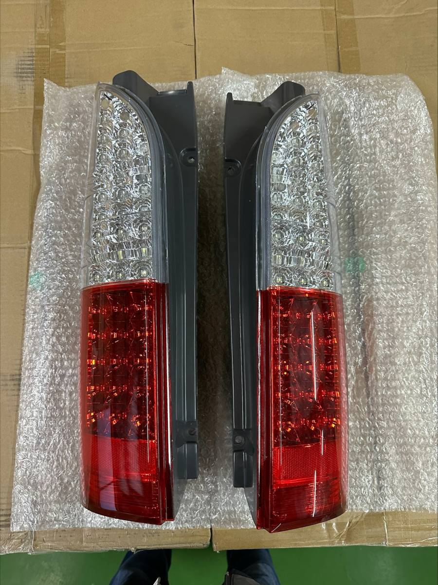 大得価，高品質 訳有 ハイエース 200系 フルLED クリスタル コンビ LEDテールランプ(テールライト)｜売買されたオークション情報、yahooの商品情報をアーカイブ公開 - オークファン トヨタ用