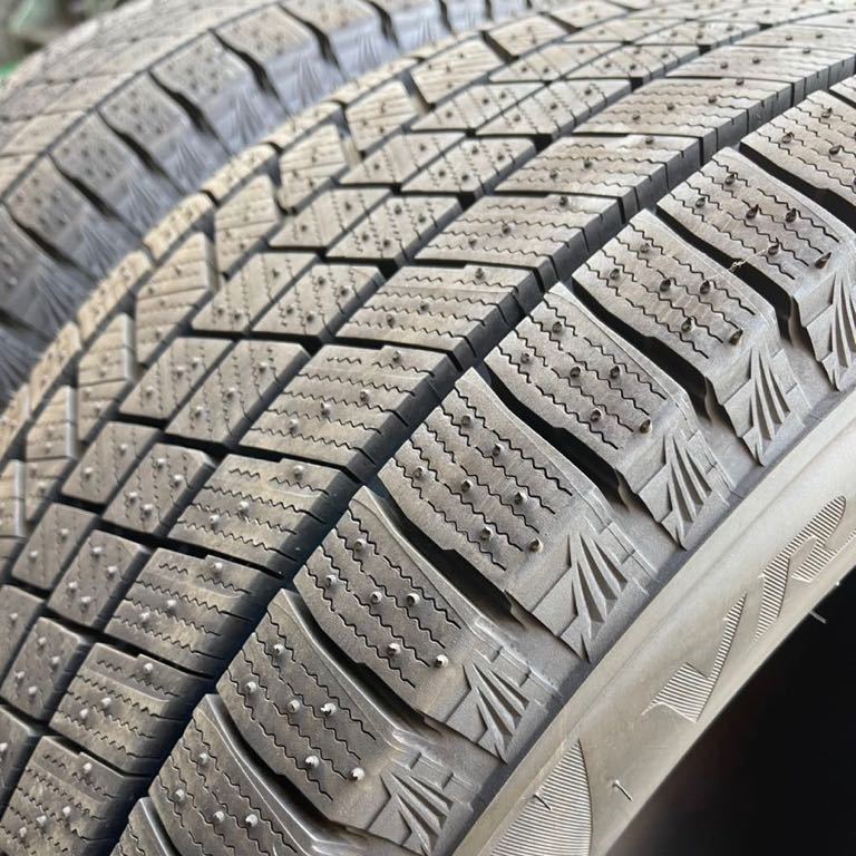 限定セール，人気 2022年 バリ溝 イボ付き BRIDGESTONE BLIZZAK VRX3 225/55R17 97Q 中古品 2本 直接の受け渡し可能 (RK)