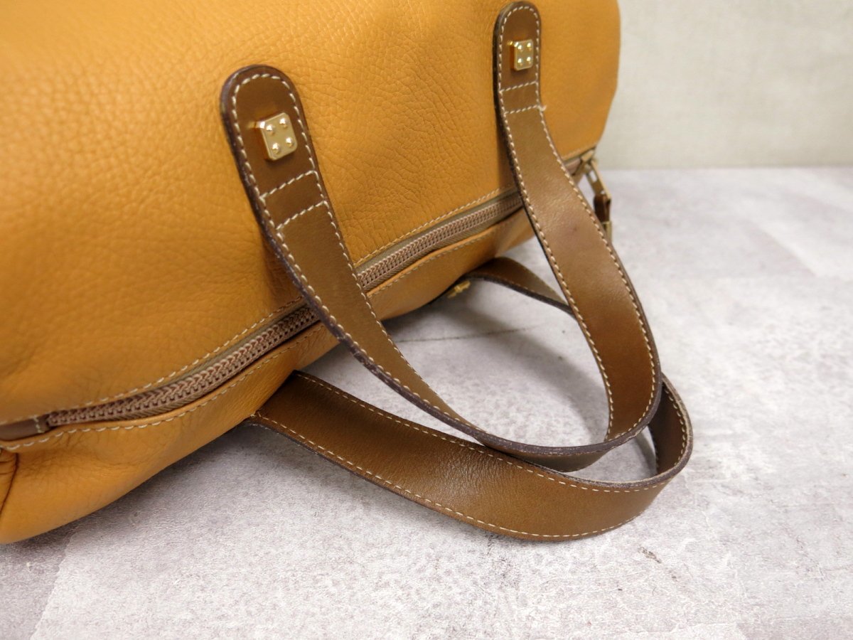 ○超美品○LOEWE ロエベ○アナグラム○ロゴ 型押し○カーフ レザー 本