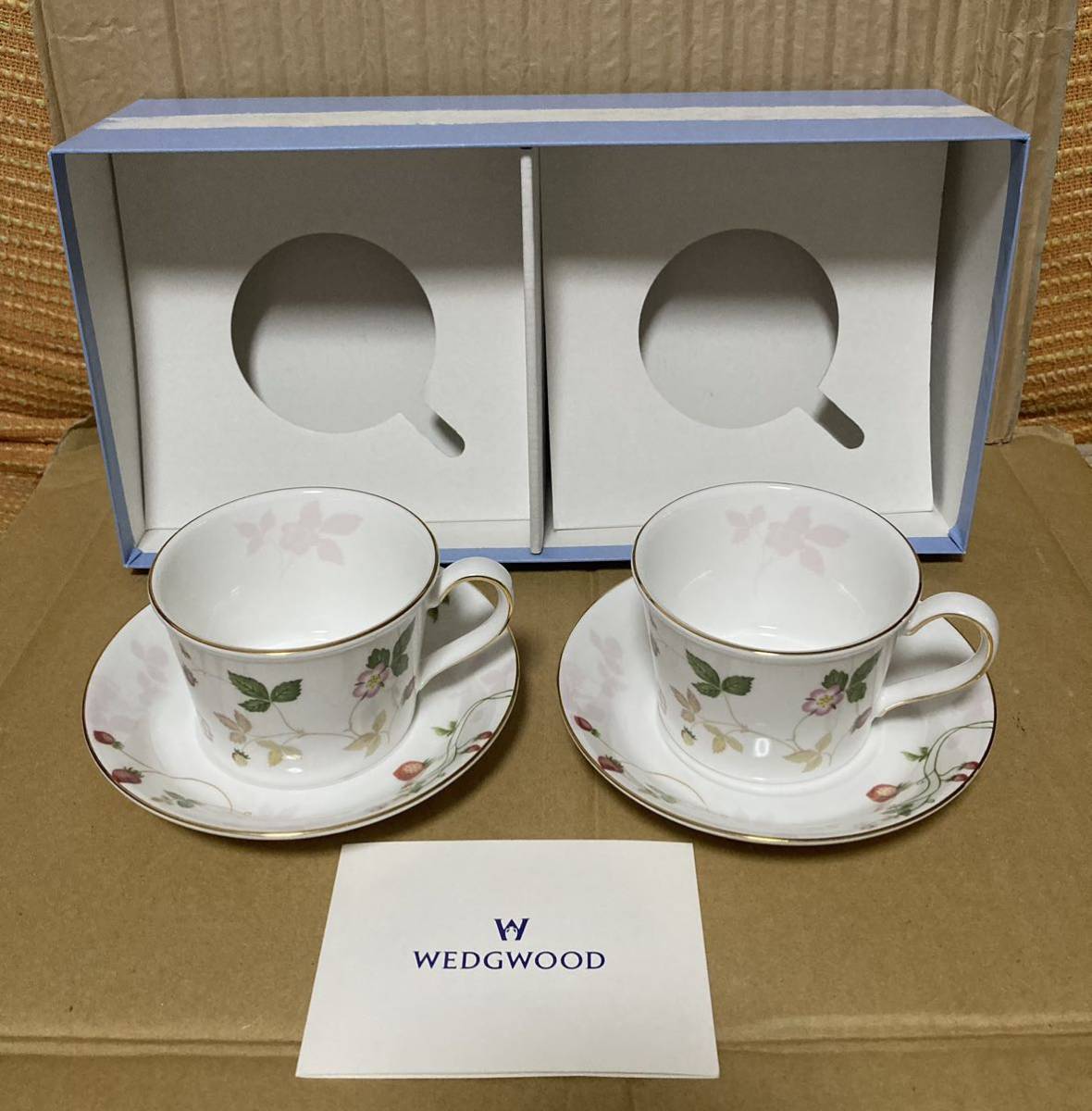 美品 WEDGWOOD ウェッジウッド 陶器 小物入れ 時計 花瓶 塩胡椒入れ