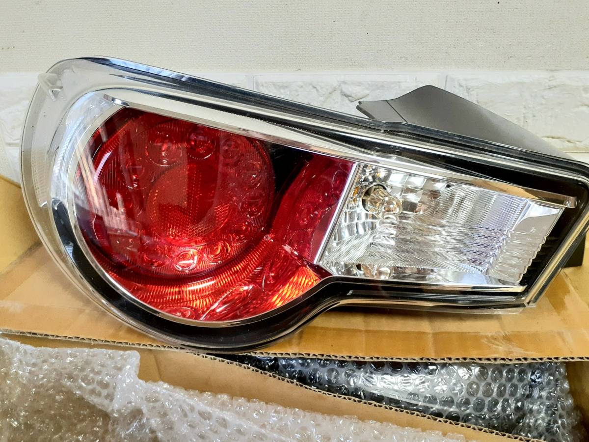 トヨタ 86 ハチロク 純正 テールランプ 左右セット (KOITO:220-60084 