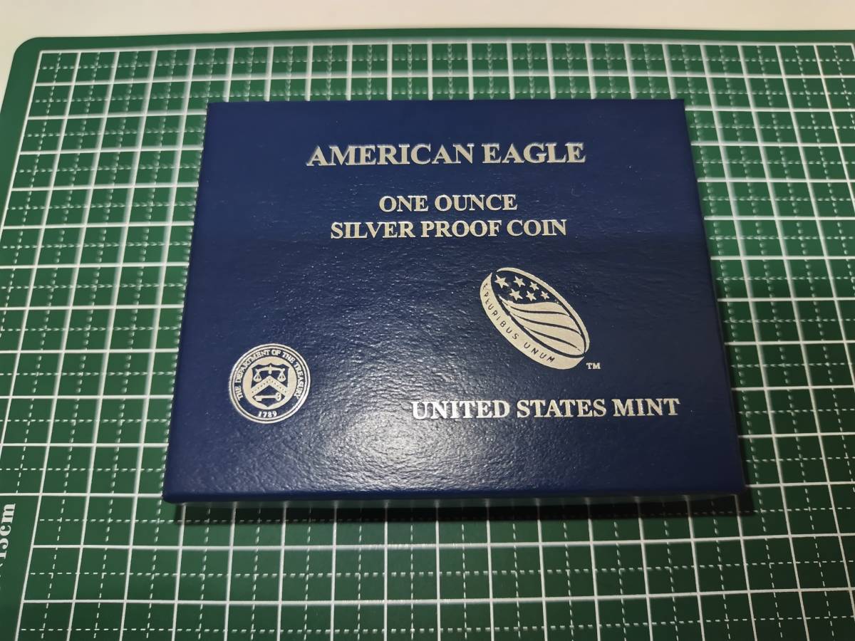 [外国記念硬貨]大型銀貨 アメリカ イーグルコイン 1米ドル 2012 31.1g FINE SILVER 汚れ有り[中古/保管品]