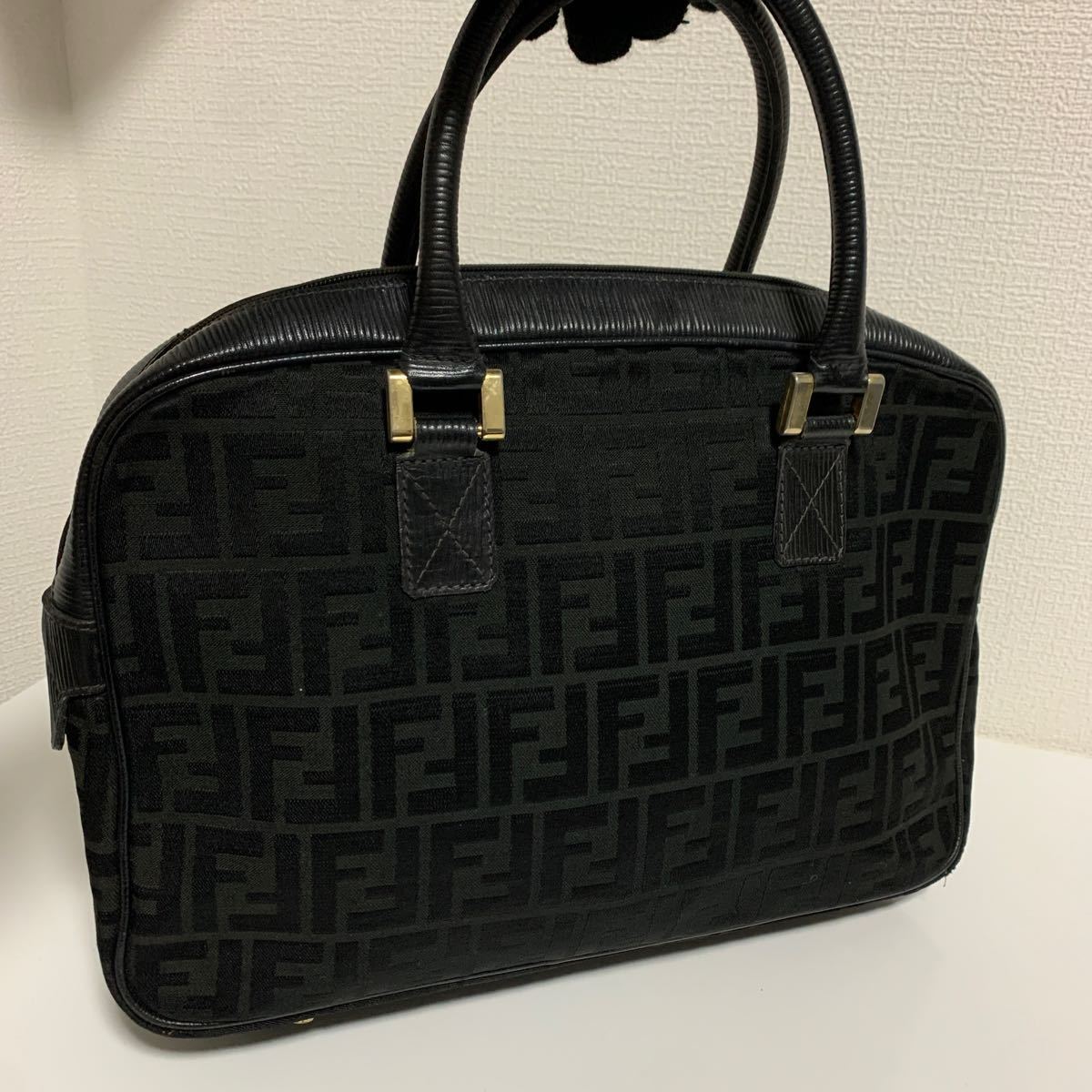 ズッカ柄 フェンディ FENDI 美品FENDI 美品 ショルダーバッグ マンマ 