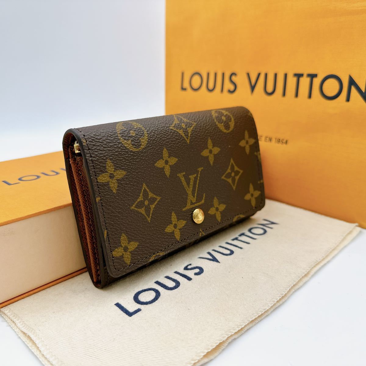 内側未使用級！LouisVuitton トレゾール モノグラム L字ジップ財布