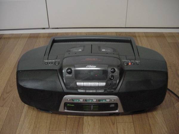 VICTOR CDioss RC-QC3(高音質ダブルカセットラジカセ、3連装CD