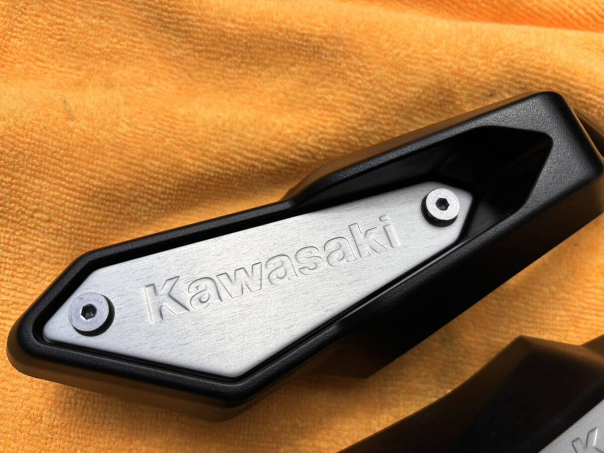 【美品、送料無料】Z900RS 左右セット エンジンガード 純正_2