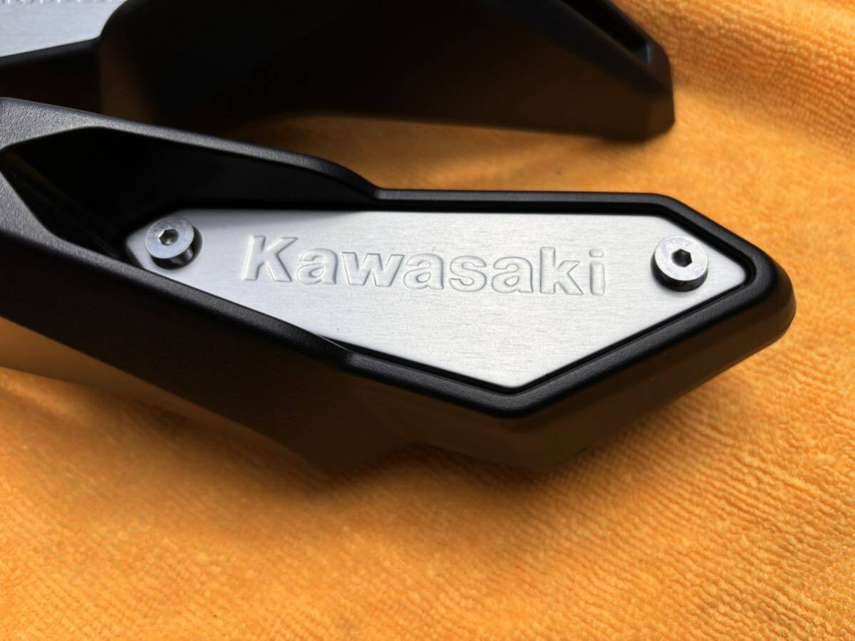 【美品、送料無料】Z900RS 左右セット エンジンガード 純正_4