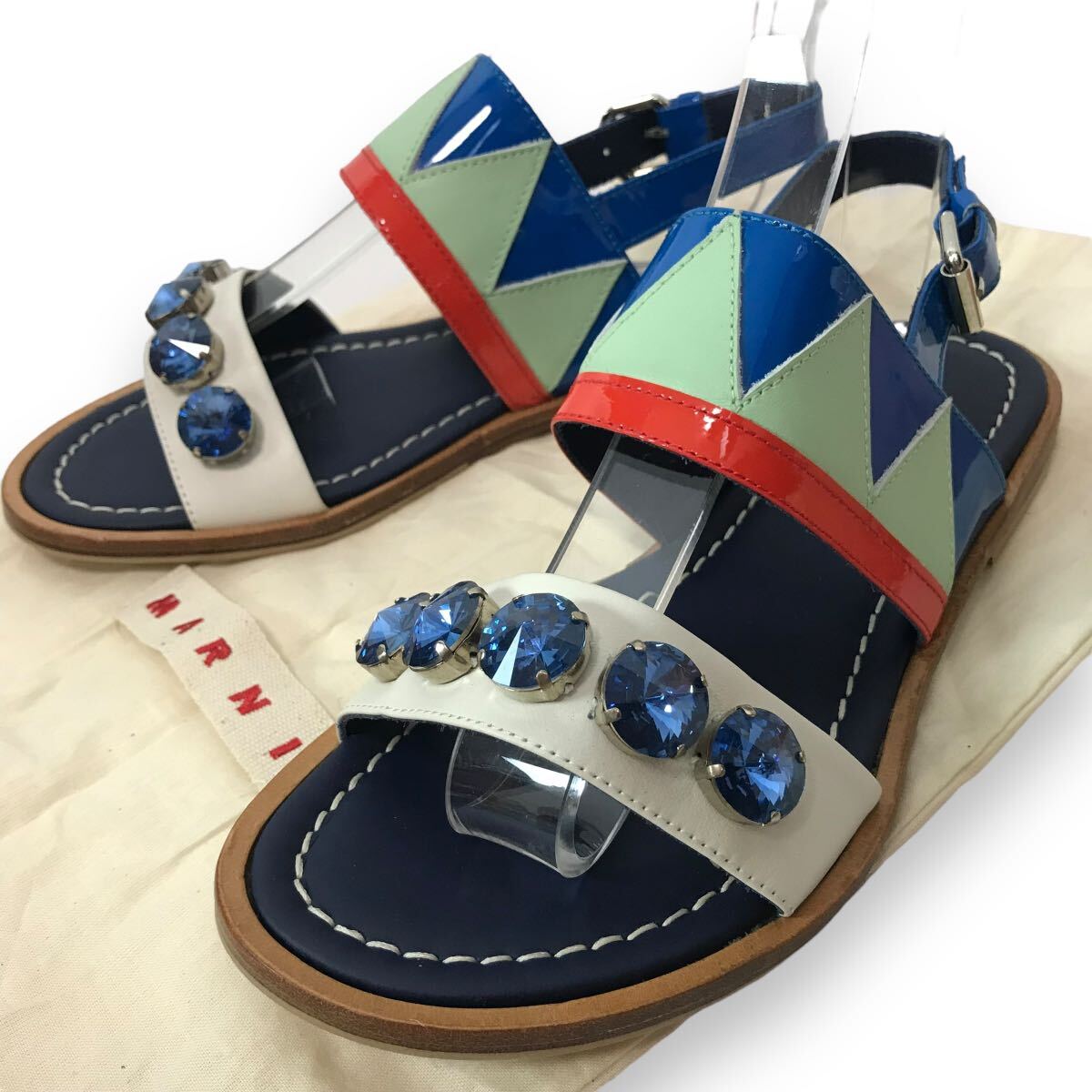 Mollini　パンチングレザーフラットシューズ