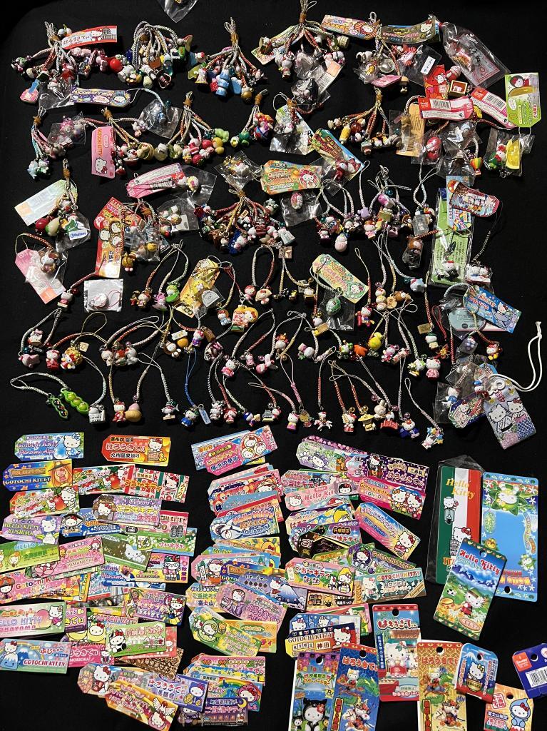 ご当地限定キティ 224個 根付け 大量 キティちゃん まとめ売り 海外