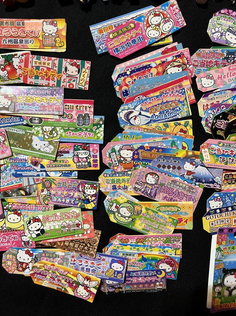 ご当地限定キティ 224個 根付け 大量 キティちゃん まとめ売り 海外